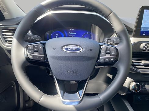 Certified 2022 Ford Escape Titanium w/ Class II Trailer Tow Package AWD/4WD image 6