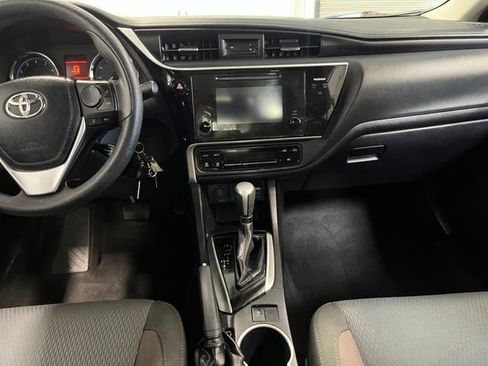 Used 2017 Toyota Corolla LE w/ Carpet Mat Package (TMS) FWD image 21