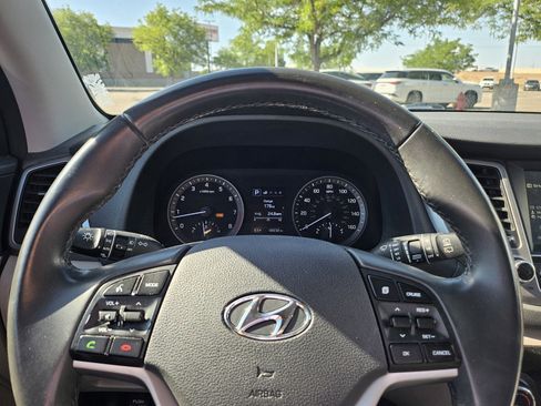 Used 2018 Hyundai Tucson Value AWD/4WD image 11
