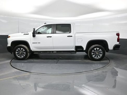 Used 2024 Chevrolet Silverado 2500 Custom w/ Custom Value Package AWD/4WD image 9
