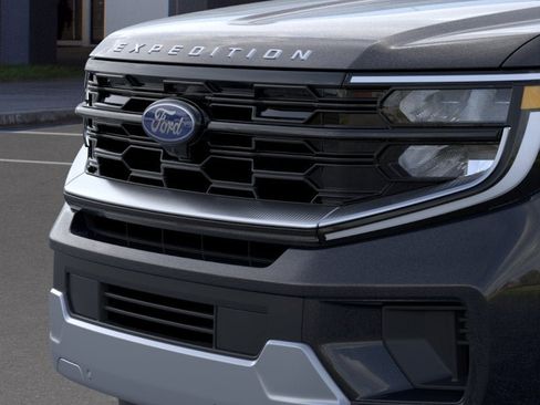 New 2026 Ford Expedition Platinum image 17