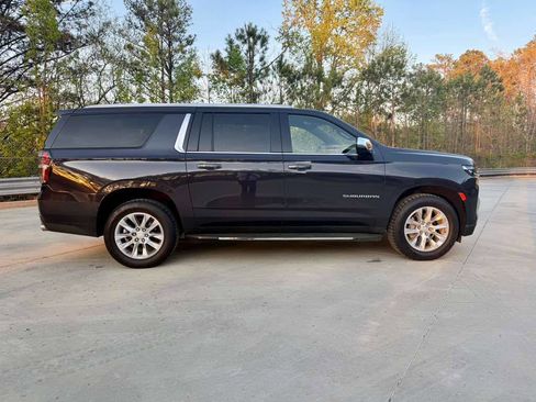 Used 2023 Chevrolet Suburban Premier RWD image 8