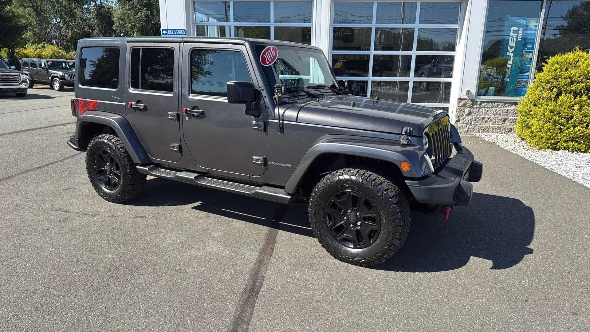 Used 2016 Jeep Wrangler Unlimited Sahara AWD/4WD image 24