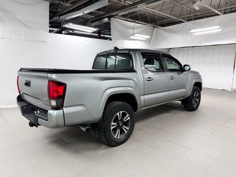 Used 2018 Toyota Tacoma SR w/ SR Convenience Package image 5
