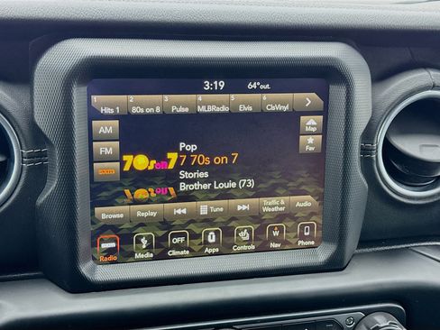 Used 2019 Jeep Wrangler Unlimited Sahara w/ Quick Order Package 24M Moab AWD/4WD image 11