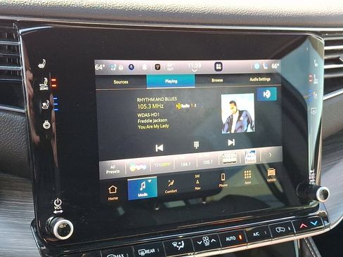 Used 2023 Jeep Wagoneer L Series II image 17