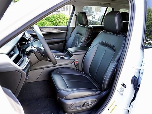 New 2023 Jeep Grand Cherokee Limited 4xe image 18