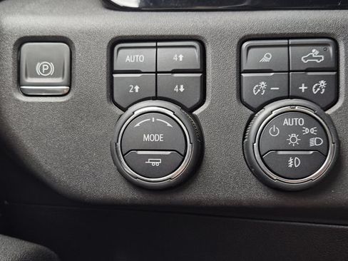 Used 2024 Chevrolet Silverado 2500 LTZ w/ LTZ Plus Package AWD/4WD image 22