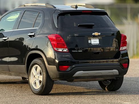Used 2019 Chevrolet Trax LT w/ LT Convenience Package AWD/4WD image 16