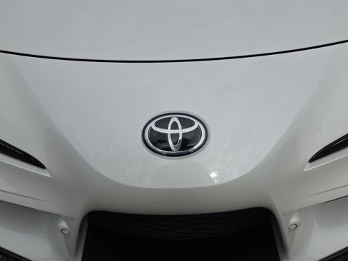 Used 2020 Toyota Supra RWD image 32