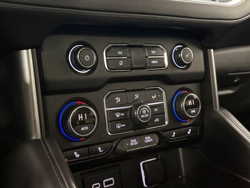 Used 2021 Chevrolet Tahoe Z71 w/ Z71 Off-Road Package image 20