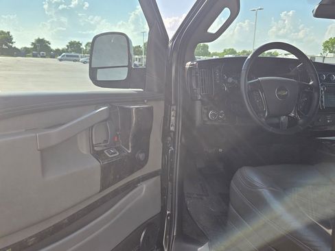 Used 2022 Chevrolet Express 2500 Extended w/ Enhanced Convenience Package image 13