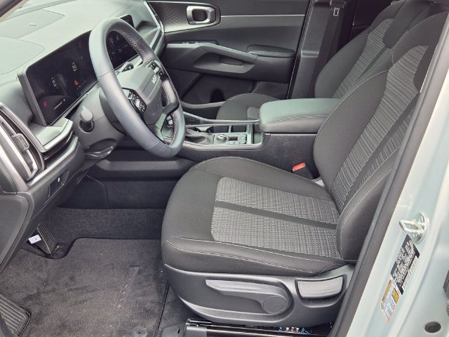Used 2026 Kia Sorento LX FWD image 10