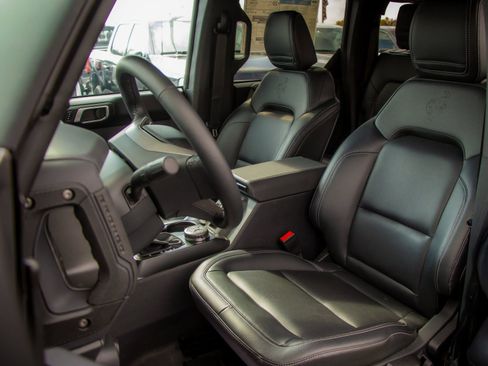 New 2025 Ford Bronco Badlands image 43