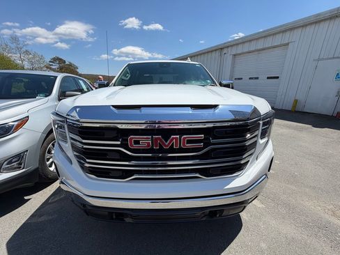 Used 2025 GMC Sierra 1500 SLT AWD/4WD image 7
