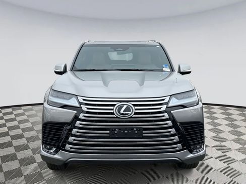 Used 2026 Lexus LX 700h Luxury image 6