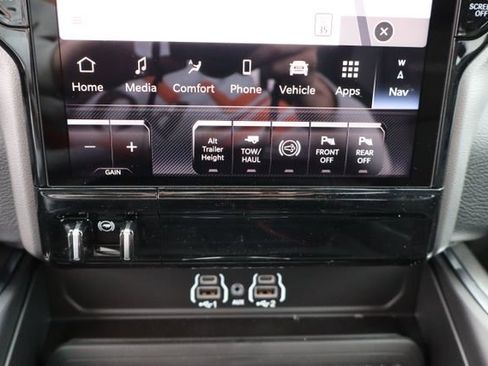 New 2026 RAM 3500 Laramie AWD/4WD image 31