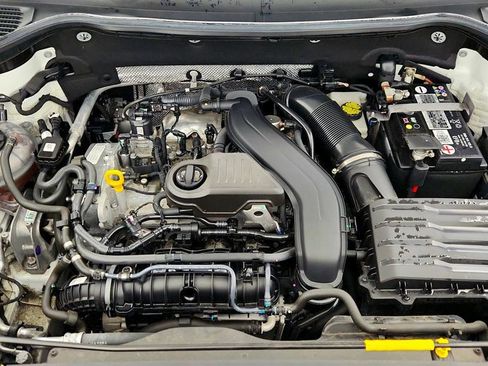 Used 2023 Volkswagen Taos SE w/ Panoramic Sunroof Package image 27