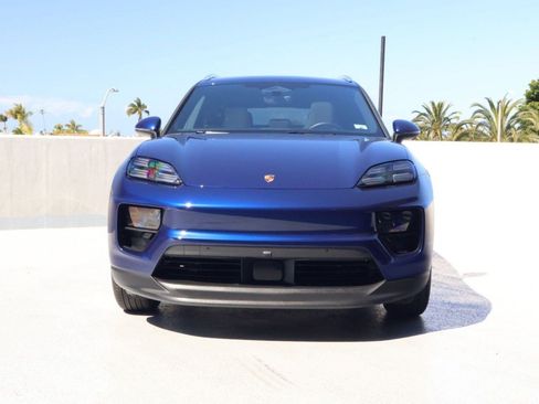 Certified 2025 Porsche Macan Electric RWD image 6