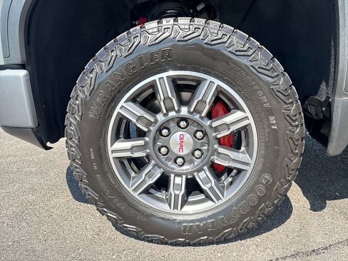 Certified 2021 GMC Sierra 1500 AT4 w/ AT4 Premium Package AWD/4WD image 73