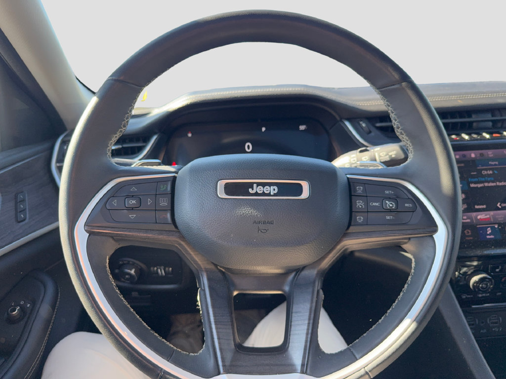 Used 2024 Jeep Grand Cherokee Limited AWD/4WD image 15