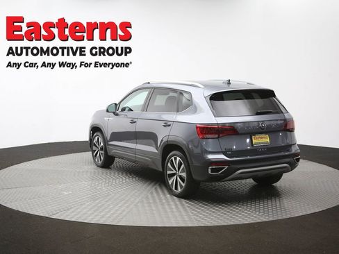 Used 2022 Volkswagen Taos SE FWD image 62