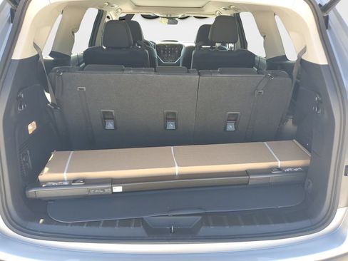 Used 2024 Subaru Ascent Limited w/ Technology Package AWD/4WD image 9
