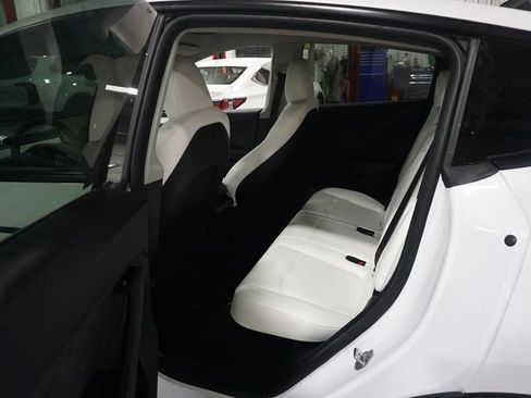 Used 2024 Tesla Model Y Performance AWD/4WD image 17