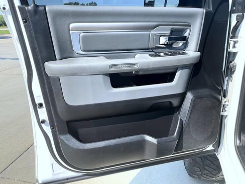 Used 2017 RAM 3500 Big Horn AWD/4WD image 9