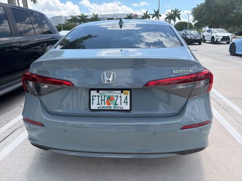 Used 2022 Honda Civic Touring image 7