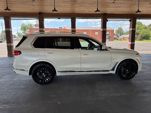 Used 2024 BMW X7 xDrive40i AWD/4WD image 4