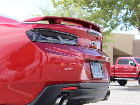 Used 2016 Chevrolet Camaro SS RWD image 18