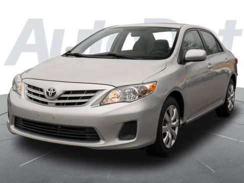 Used 2013 Toyota Corolla LE Special Edition image 5