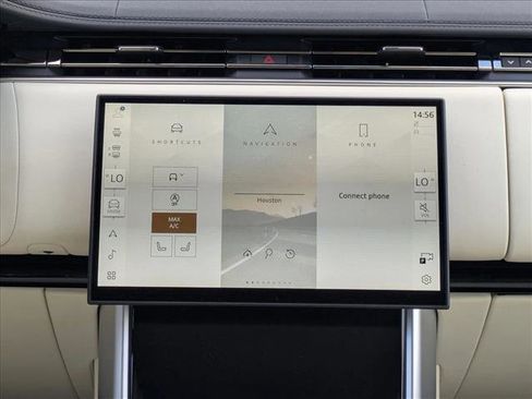 New 2025 Land Rover Range Rover SE image 12