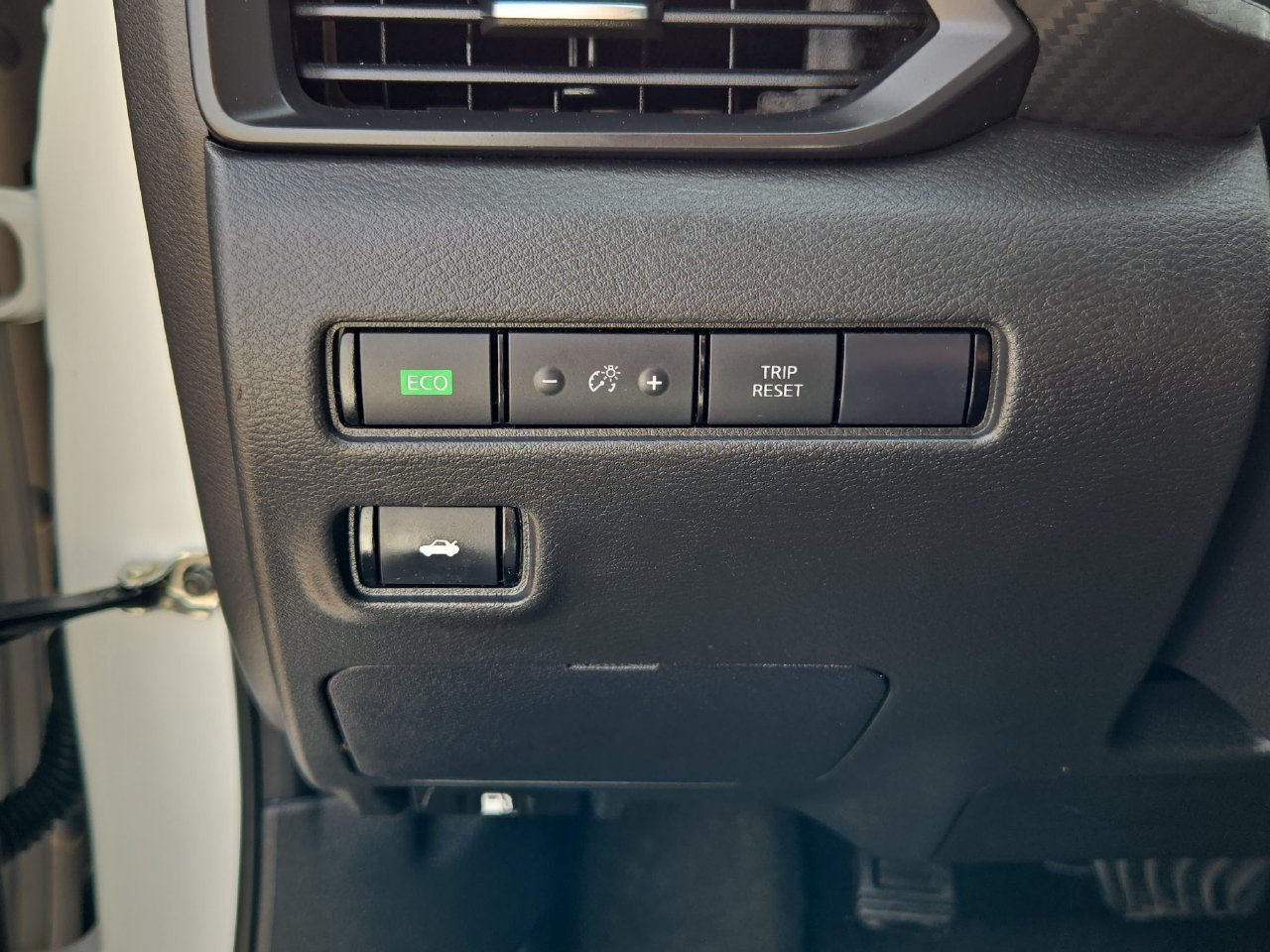Used 2024 Nissan Sentra S FWD image 17