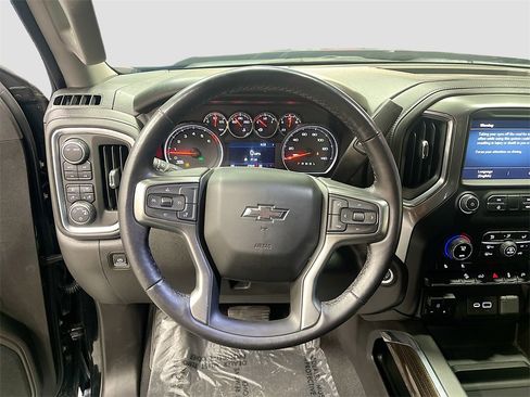 Used 2022 Chevrolet Silverado 1500 LT Trail Boss w/ Convenience Package II image 11