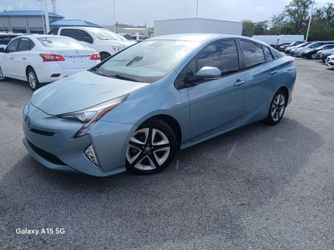 Used 2016 Toyota Prius Four Touring FWD image 2