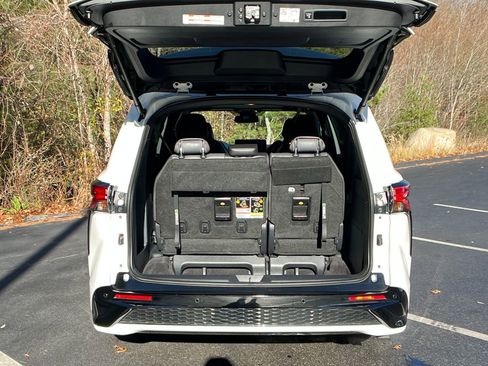 Used 2024 Toyota Sienna XSE image 25