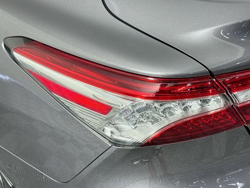 Used 2019 Toyota Camry XLE image 64