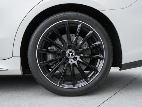 Used 2023 Mercedes-Benz S 500 4MATIC w/ AMG Line image 13