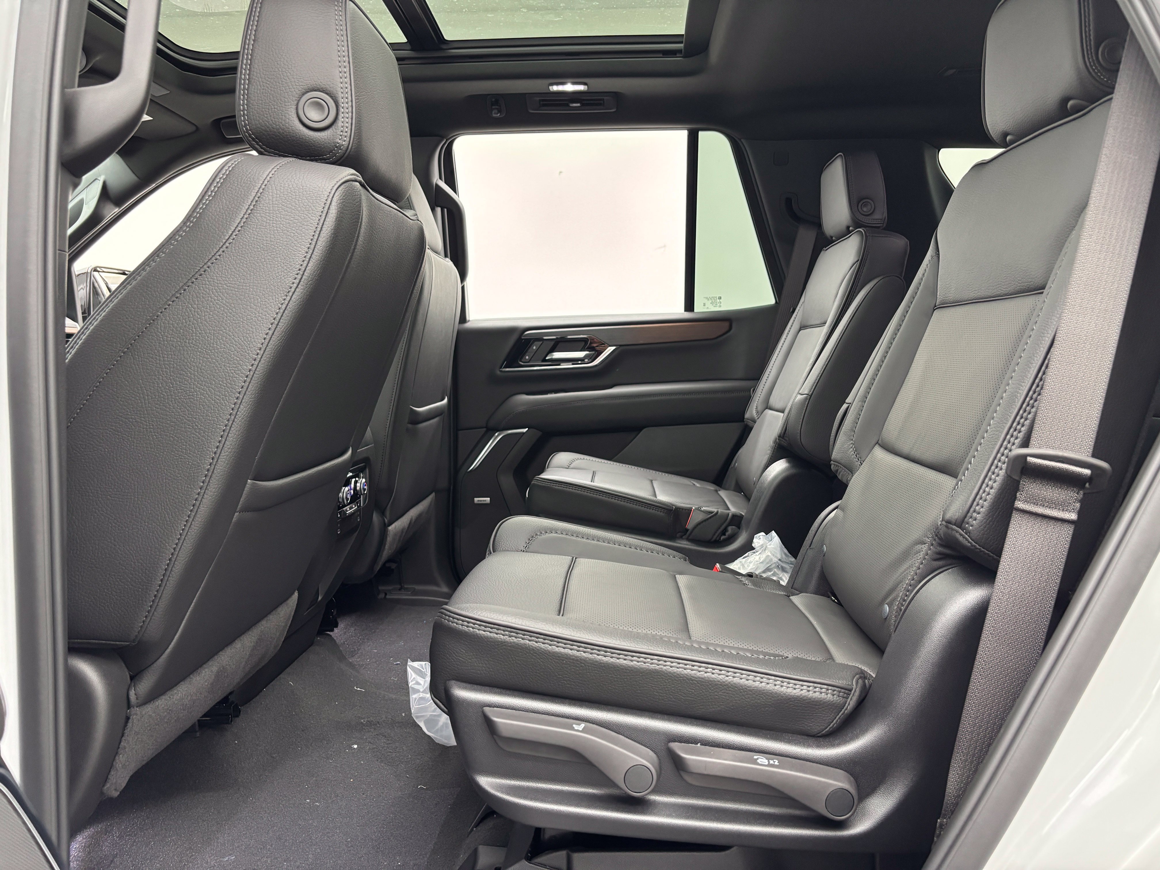 New 2026 GMC Yukon Denali w/ Sun & Power Step Package AWD/4WD image 45