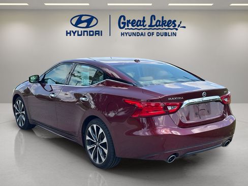 Used 2017 Nissan Maxima SR w/ Interior Lighting Package FWD image 3