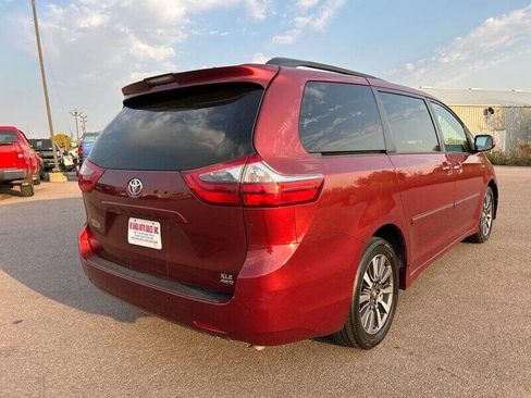 Used 2020 Toyota Sienna XLE 7 Passenger AWD 4dr Mini V image 5