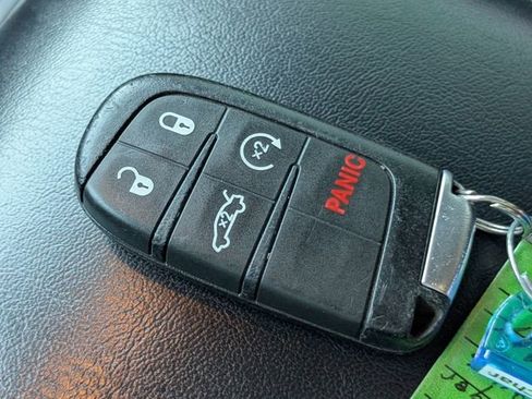 Used 2022 Dodge Charger Scat Pack w/ Harman/Kardon Audio Group image 34