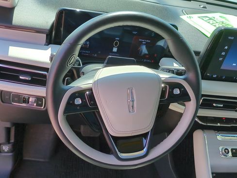 Used 2025 Lincoln Aviator Reserve w/ Illumination Package AWD/4WD image 16