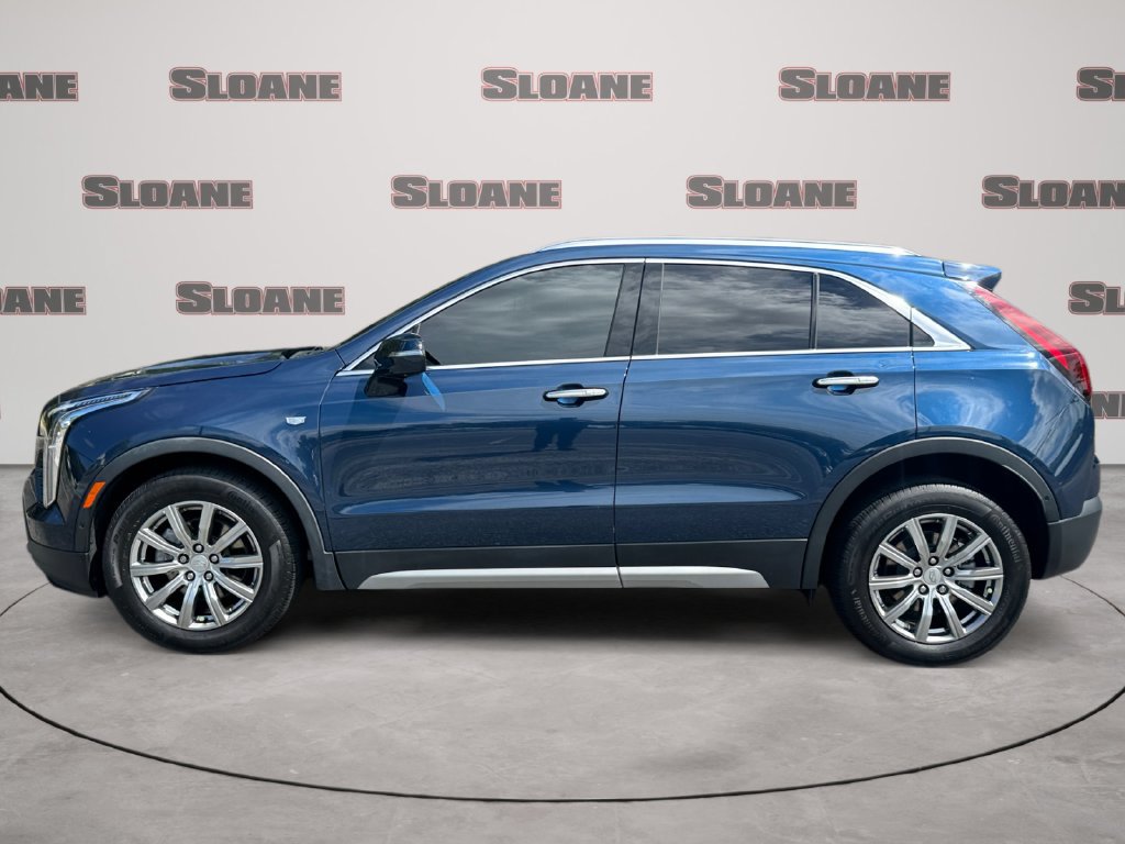 Used 2022 Cadillac XT4 Premium Luxury w/ Enhanced Visibility Package AWD/4WD image 2