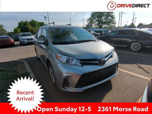 Used 2020 Toyota Sienna LE FWD image 1