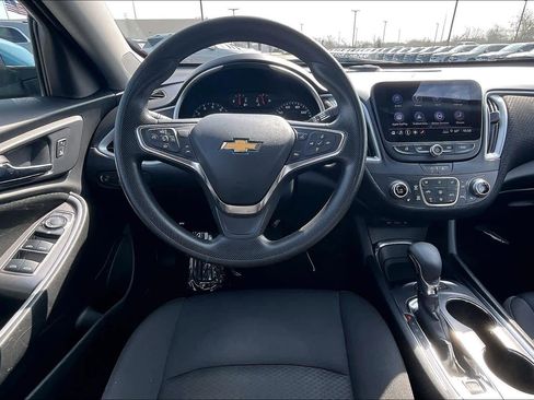 Used 2025 Chevrolet Malibu LT image 6