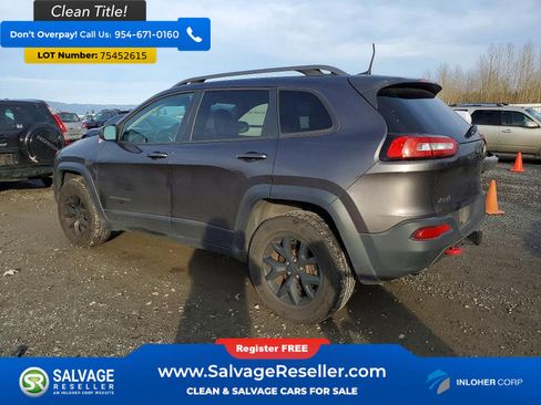 Used 2017 Jeep Cherokee Trailhawk AWD/4WD image 3