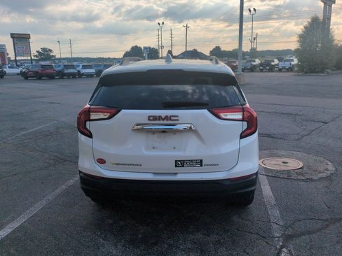 Used 2024 GMC Terrain SLE w/ Driver Convenience Package AWD/4WD image 7